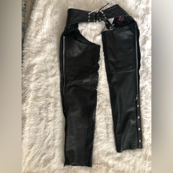 INTERSTATE LEATHER WOMEN'S SIZE Medium BLACK LEATHER CHAPS - Picture 9 of 9